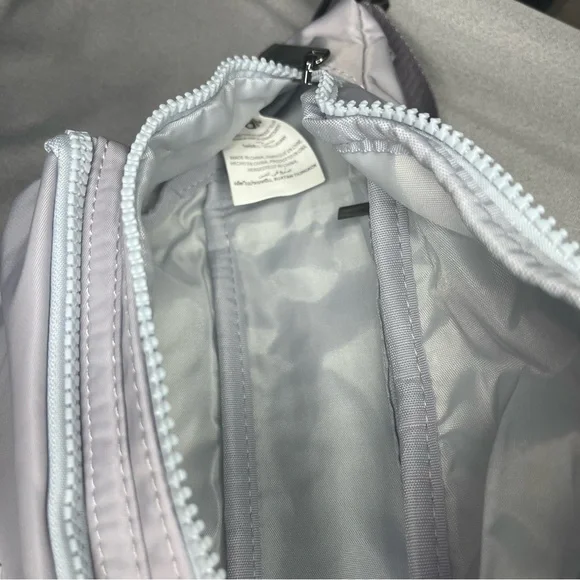 ALO Yoga lilac Crossbody Bag - Picture 5 of 5